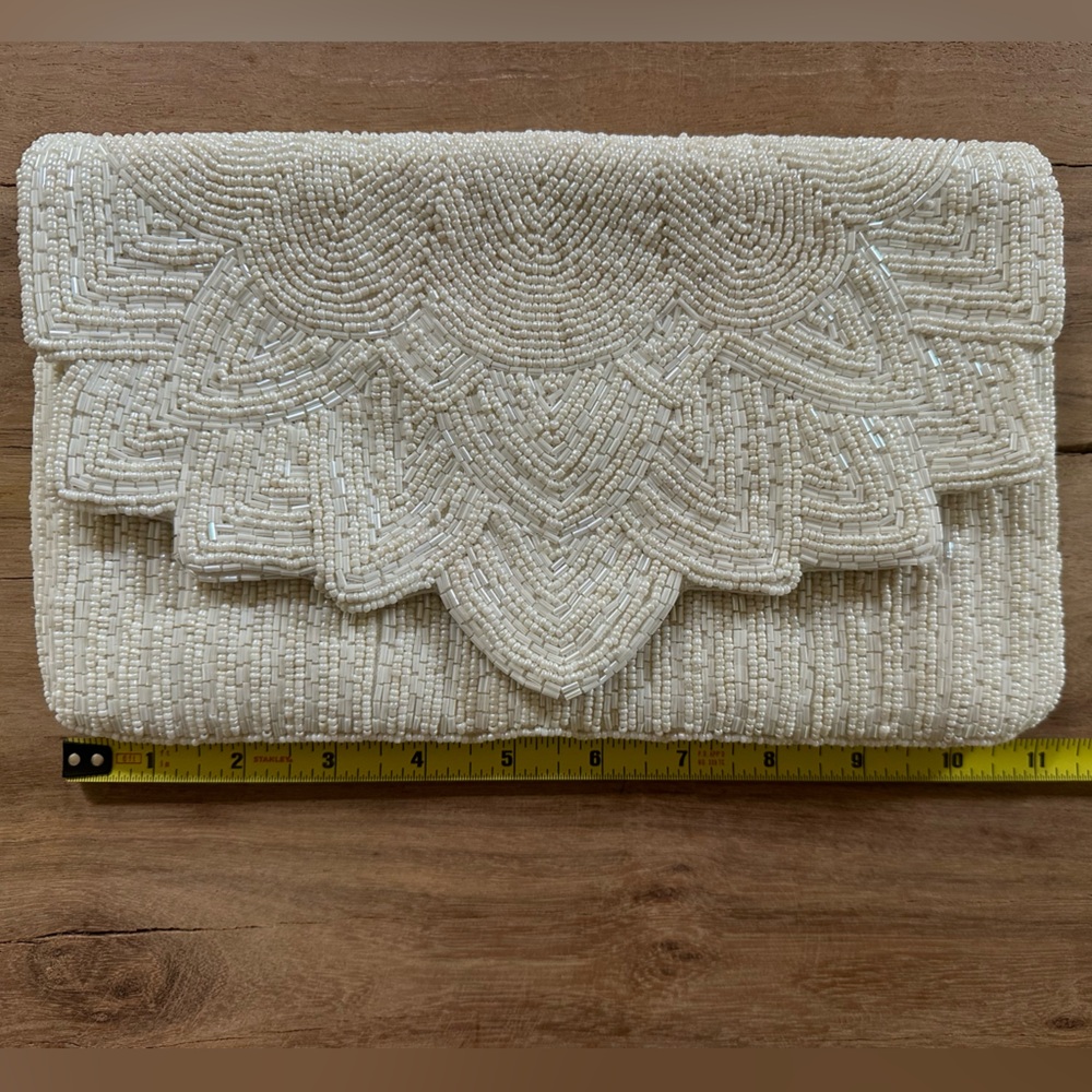 White Beaded Clutch Purse - Picture 4 of 9